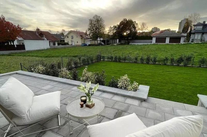 Fantastically bright apartment with sun terrace in a quiet location