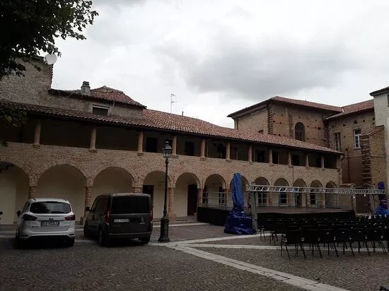 Chiostro Dell'annunziata