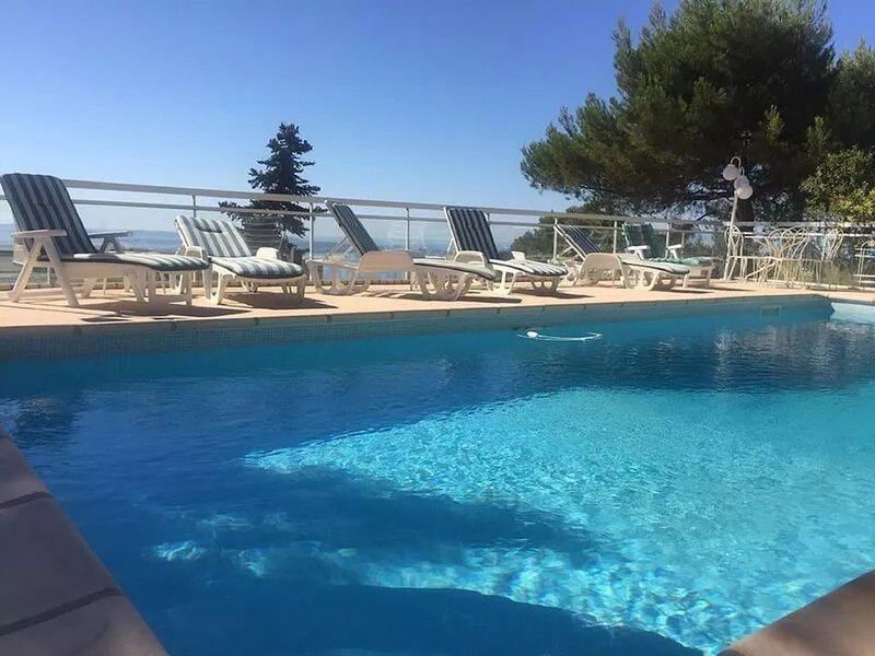 Large standing villa with garden and swimming pool, wonderful view of the