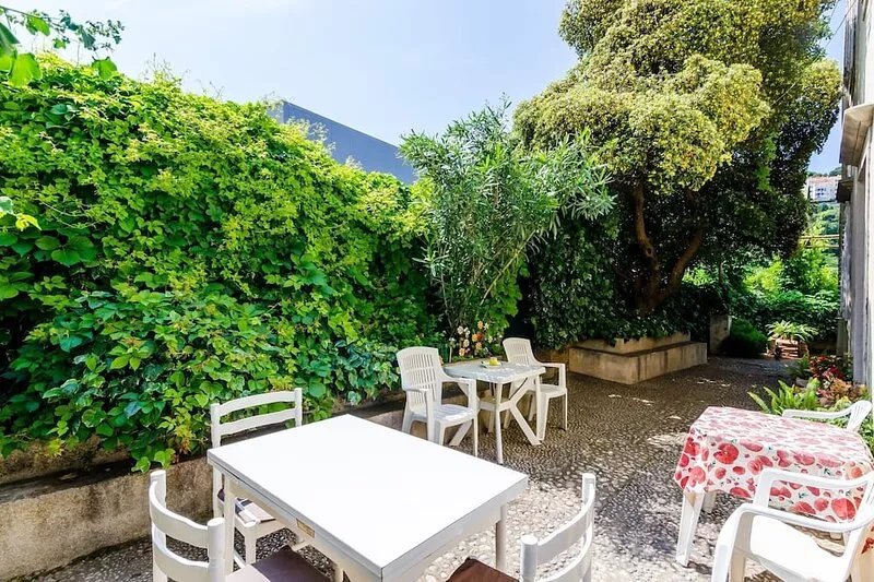 Guest House Ivana -Two Bedroom Apartment with Garden