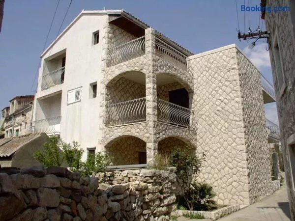 Apartments Vini and Ivana