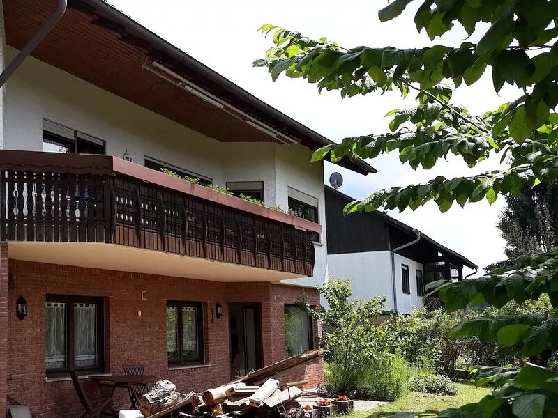 Garden view vacation apartment with garden & terrace on a hillside in Dahner