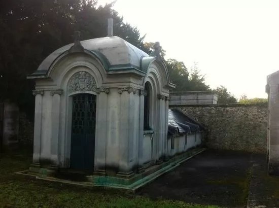 Chapelles des familles Berthier de Wagram et Murat