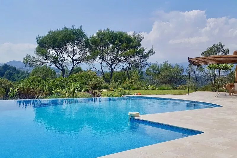 Luxury, complete tranquility and 15 minutes from the beach and Cannes