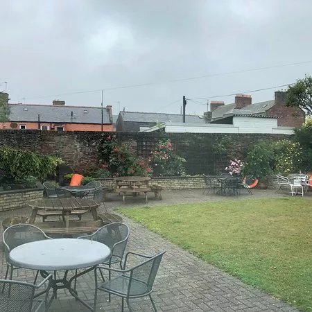 The Commercial Inn