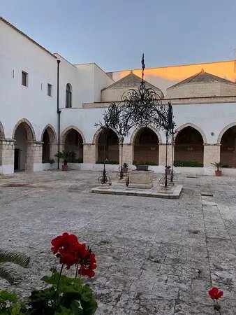 Chiesa e Convento di Santa Maria dell'Isola