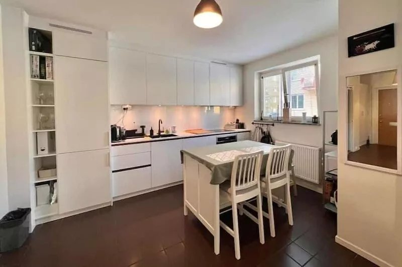 Great one-bedroom flat close to the city.