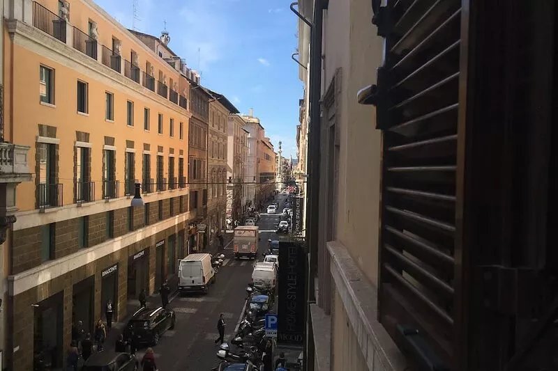 Via Crispi Spanish Steps Apartment. New right in the central elegant and quiet