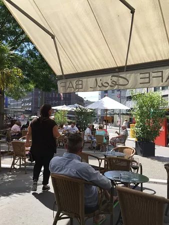 Cafe Bar Cecil