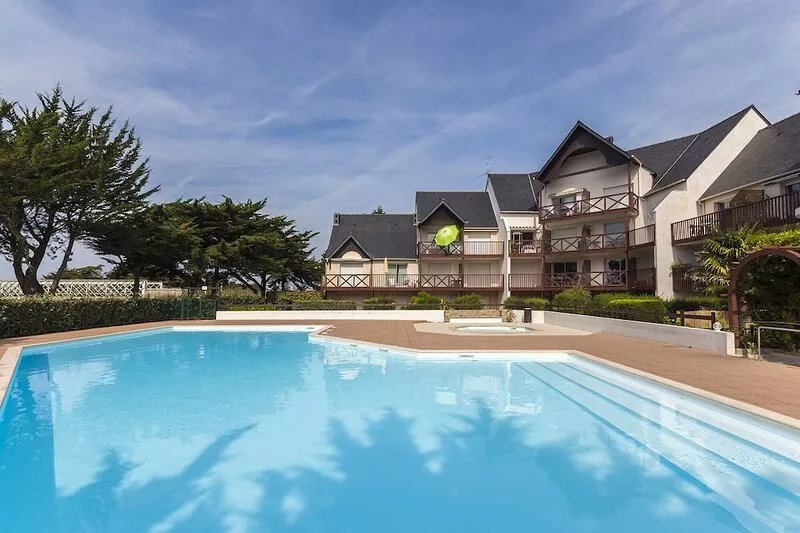 La Baule, house with garden, swimming pool, near beach Benoit