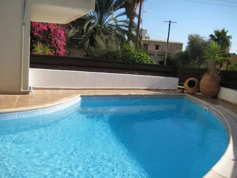 MYHIDEAWAY, PEYIA 2 bedrooms communal pool,  WiFi