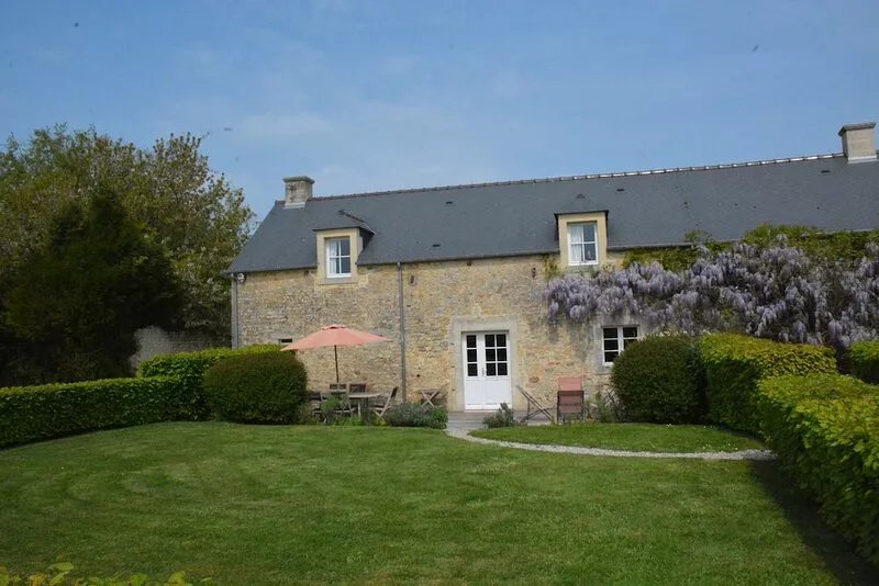 House 20 mn from the beaches, 7 people, neat decoration, fully equipped
