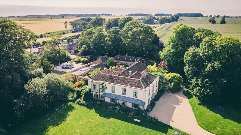 Kingscote Park House - sleeps 19 guests  in 9 bedrooms