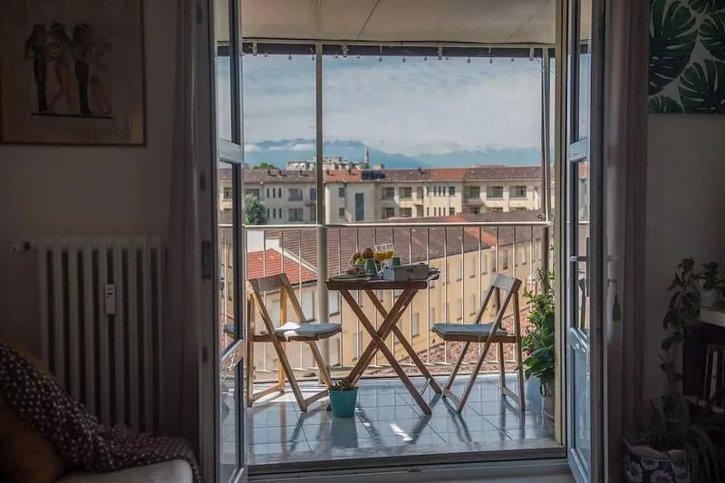 New picturesque and central penthouse, with a splendid view of the mountains