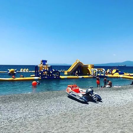 Crazy Bloom Water Park