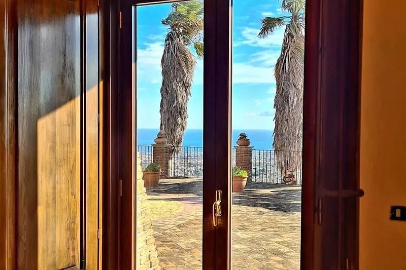 PANORAMIC ETNA VILLA WITH POOL