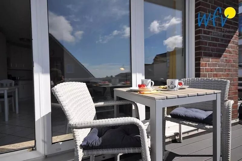 "Experience a romantic vacation apartment with a sea view on Wangerooge!"