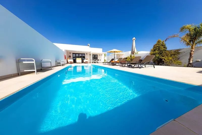 Villa "Casa Alice" with 11 m. long private pool, large sun terrace, pool table