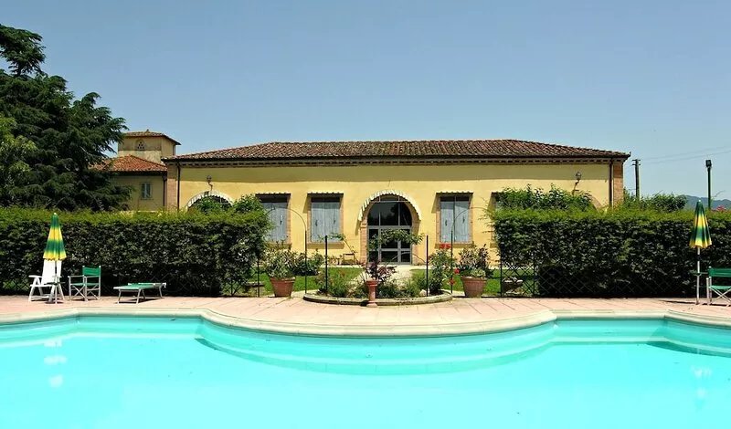Cosy apartment in villa for 8 guests with WIFI, pool, TV, panoramic view and