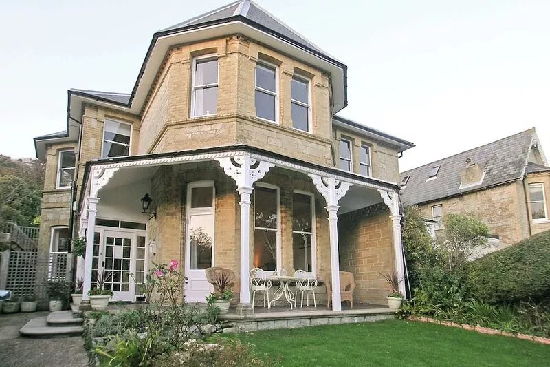 3 bedroom accommodation in Ventnor