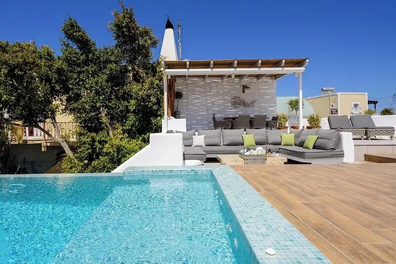 Secret Spot Luxury Villa | Private Pool | Jacuzzi | Fira Town