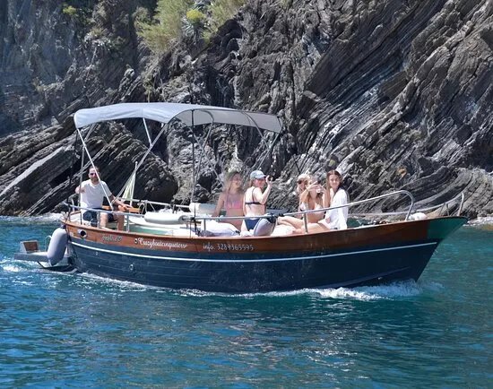 Crazy Boat Cinque Terre
