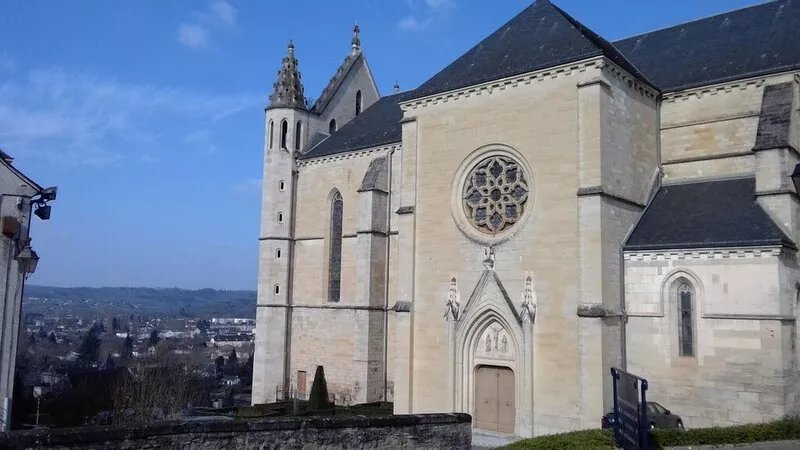 Au calme avec terrasse sur les hauteurs de Terrasson.