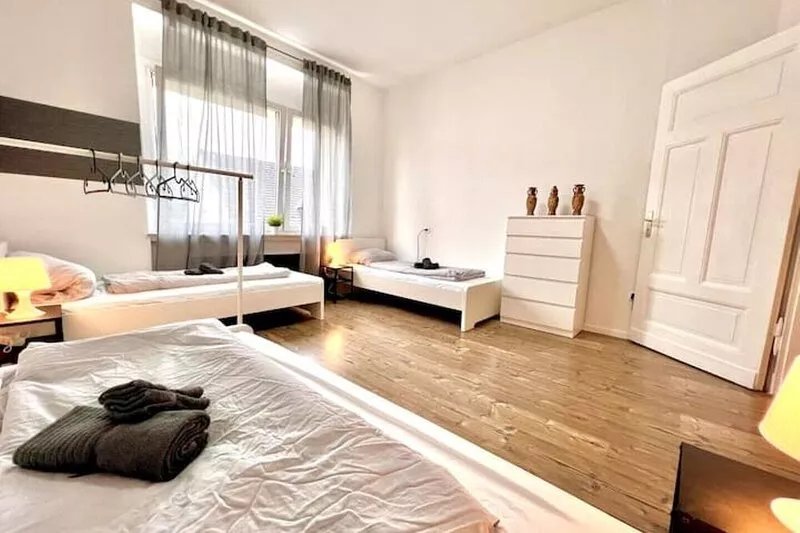 6 beds with double bed, 4min to the A45, balcony, central Hagen Süd, free