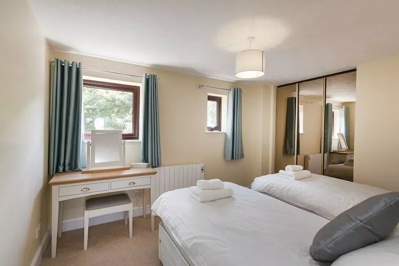 Burnham B -  a self catering cottage that sleeps 4 guests  in 2 bedrooms