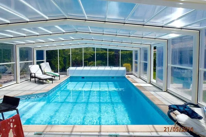 L'Olivier Tropical indoor pool, spa, sauna