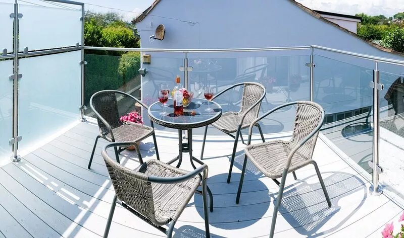Drift In - sleeps 6 guests  in 3 bedrooms
