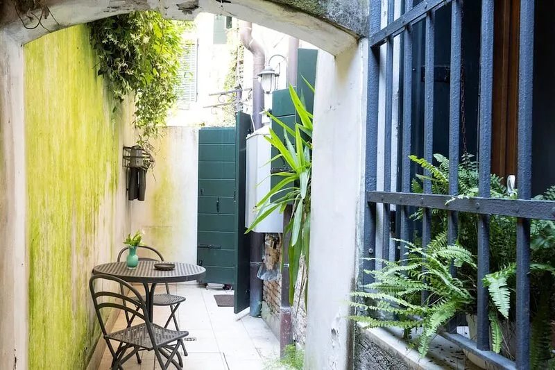 Easylife-Apartment with courtyard near S.LuciaFS