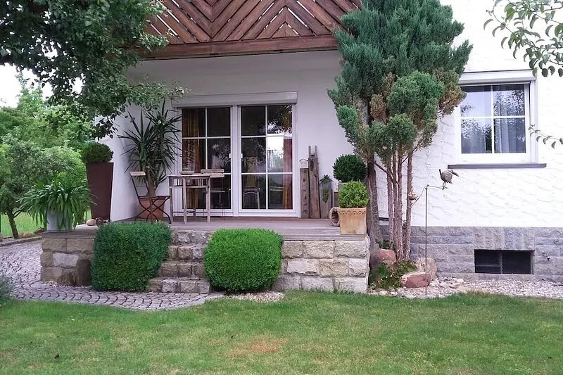 Vacation apartment 80 m² in the beautiful Main valley, large garden with seating