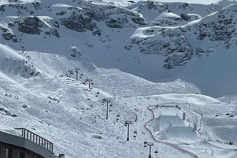 Superb 2-room south-facing apartment of 55 m2 at the foot of the slopes (val