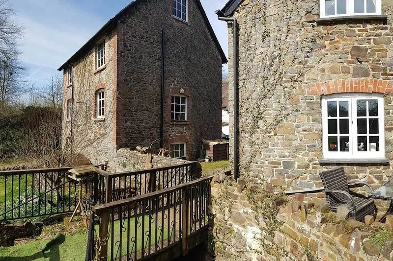 Historic Watermill Cottage between Dartmoor and Exmoor with 4 acres of parkland