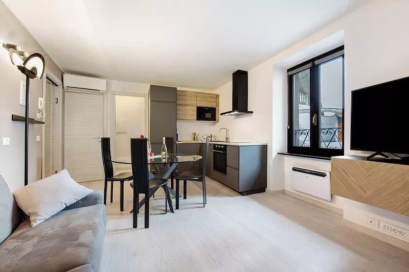 Apartment 'Le Lavande' with Wi-Fi and Air Conditioning