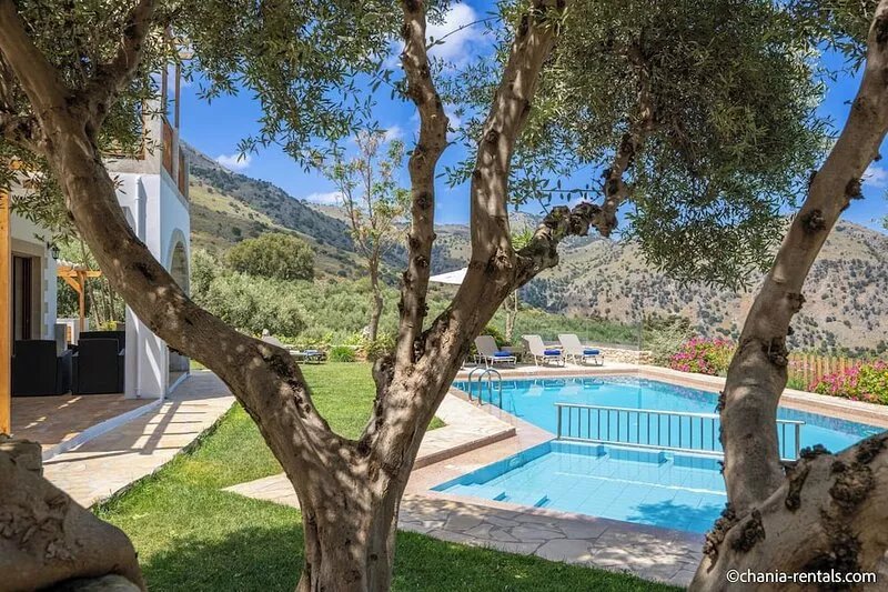 Located on a slope, the villa offers magnificent view over the lake and the sea