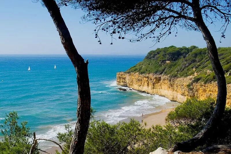 Beautiful Mediterranean Villa with sea view and private pool in Altafulla