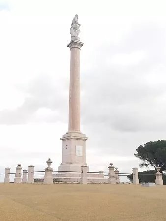 Monumento a Hercules e aos Defensores das Linhas de Torres Vedras