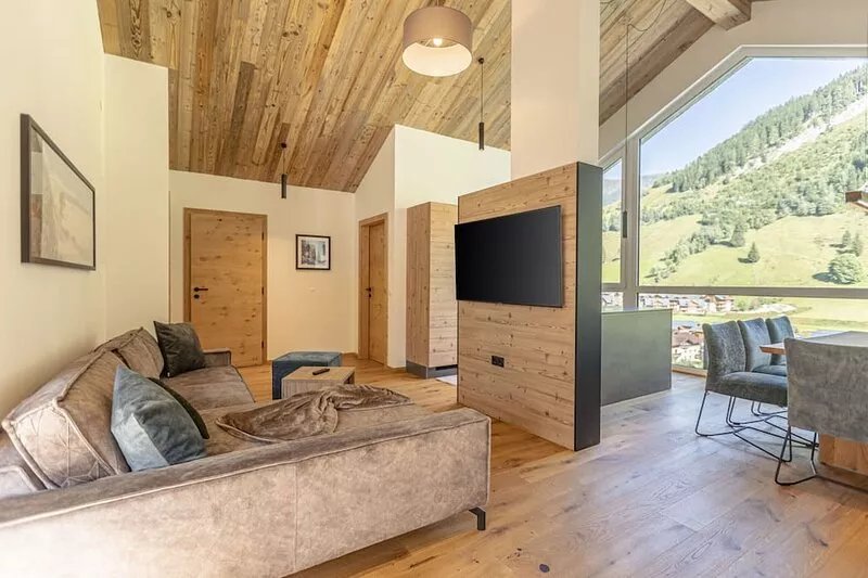 Penthouse with 3 bedrooms & sauna