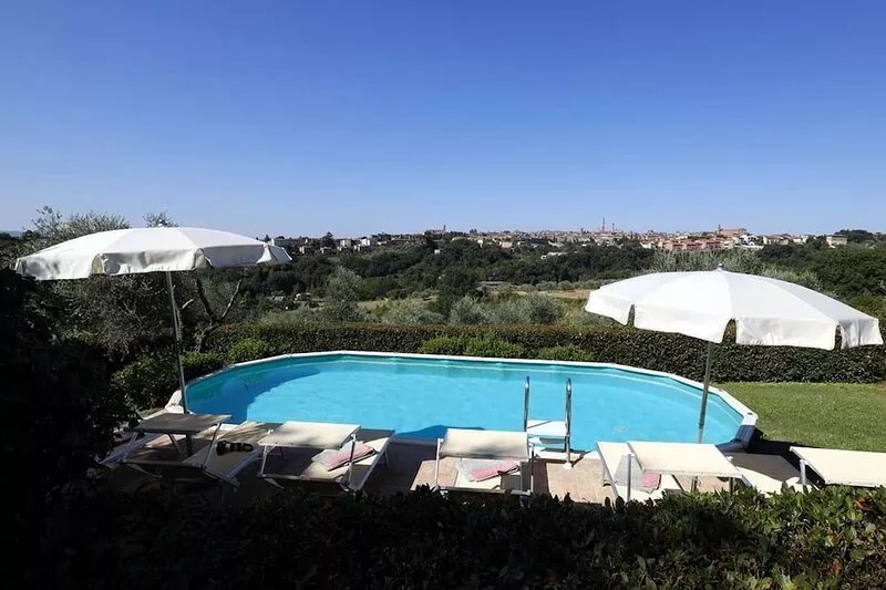 Villa with unique view of Siena with private pool