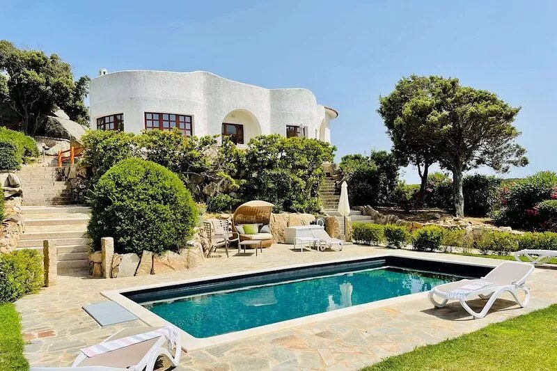 New!! Beautiful villa with sea views on the northern tip of Sardinia