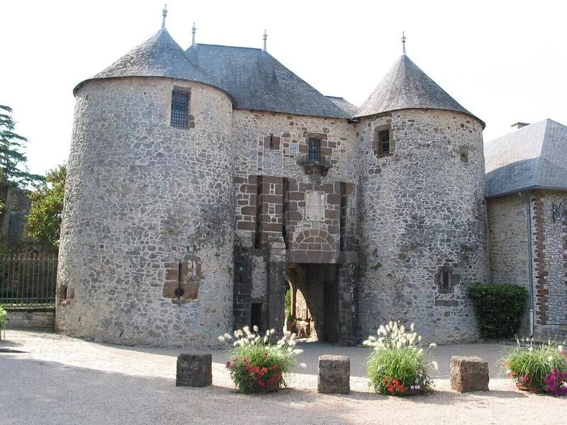 La Pommeraie - Detached Gite in Fye North West France