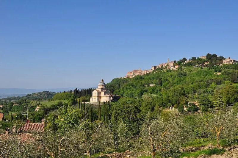 INDEPENDENT HOUSE LARGE TERRACES & SPECTACULAR VIEWS in CENTER W. PARKING