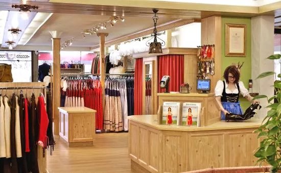 Chiemseer Dirndl & Tracht