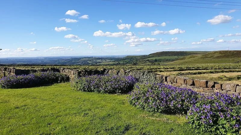 Country cottage close to both Holmfirth & Peak District with stunning views.