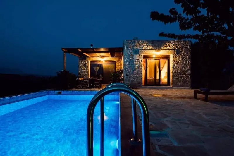 Beautiful villa at the foot of Psiloritis with private pool!