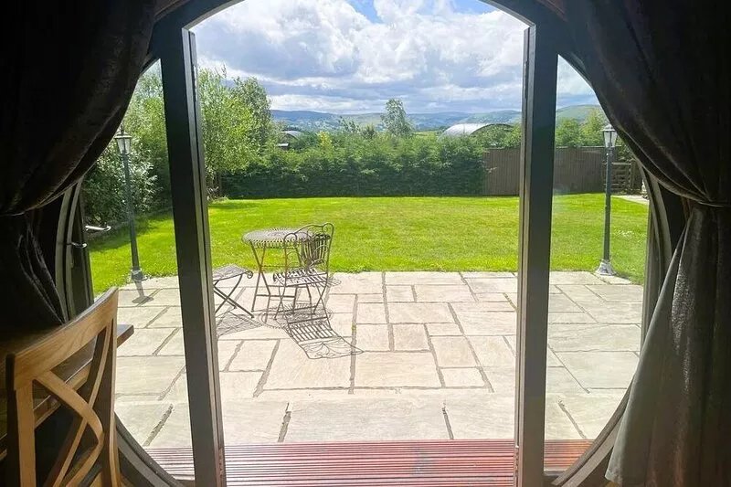 Mountain View Pod -  Glamping pod sleeping 2 guests, Pet Friendly