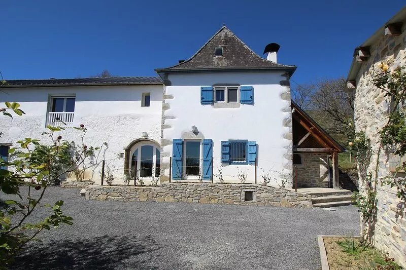 country holiday home - MENDITTE