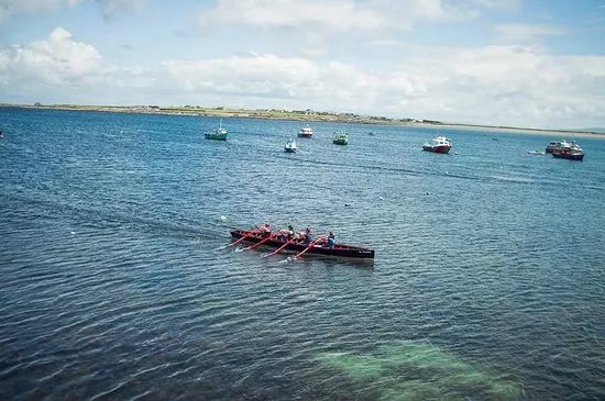 Dingle Traditional Rowing (Naomhog Experience)
